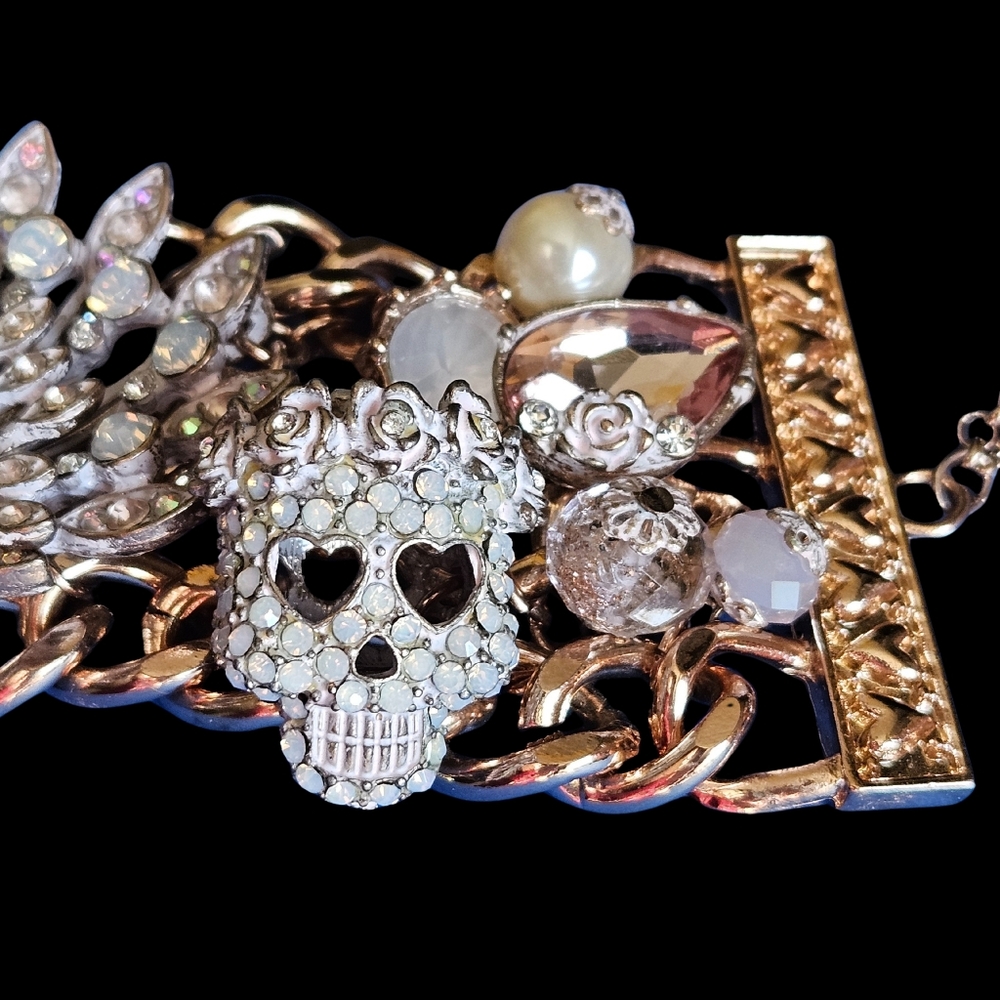 💀🦚Betsey "PINKTINA Collection Skull Peacock Bracelet A-B stones - NWT🦚💀 - Picture 8 of 15